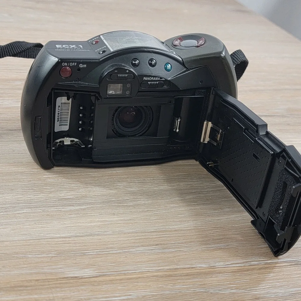Samsung ECX 1 Panorama 35mm Film Camera Design by F.A. Porsche 38-140mm Zoom